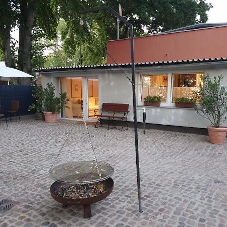 Ferienwohnung Lindenhof, Zentrumsnah Mit Terrasse Und Grillmoeglichkeit Magdeburg Eksteriør billede